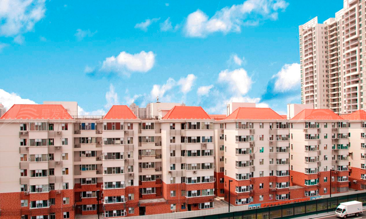 平改坡工程用合成樹脂瓦的優(yōu)勢，不僅僅是提升城市形象那么簡單！
